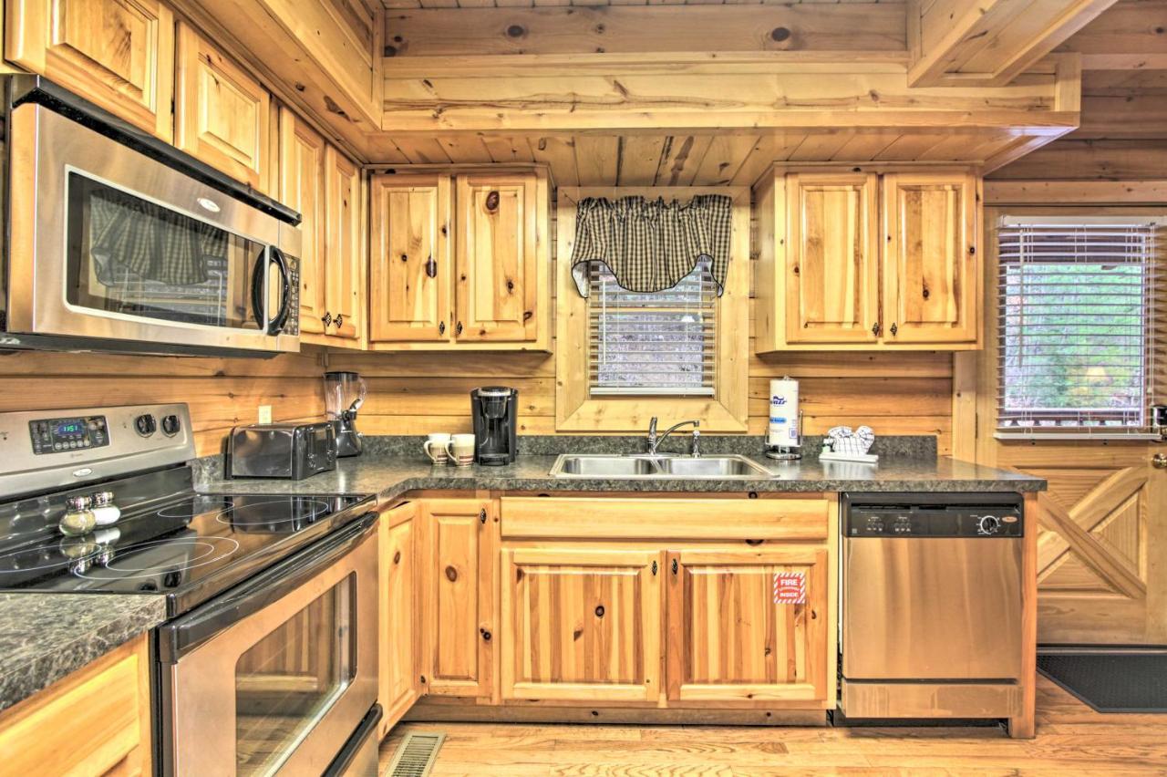 Cabin With Hot Tub About 2 Mi To Island In Pigeon Forge! Esterno foto
